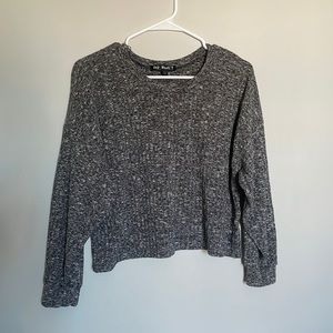 Long sleeve cropped gray sweater